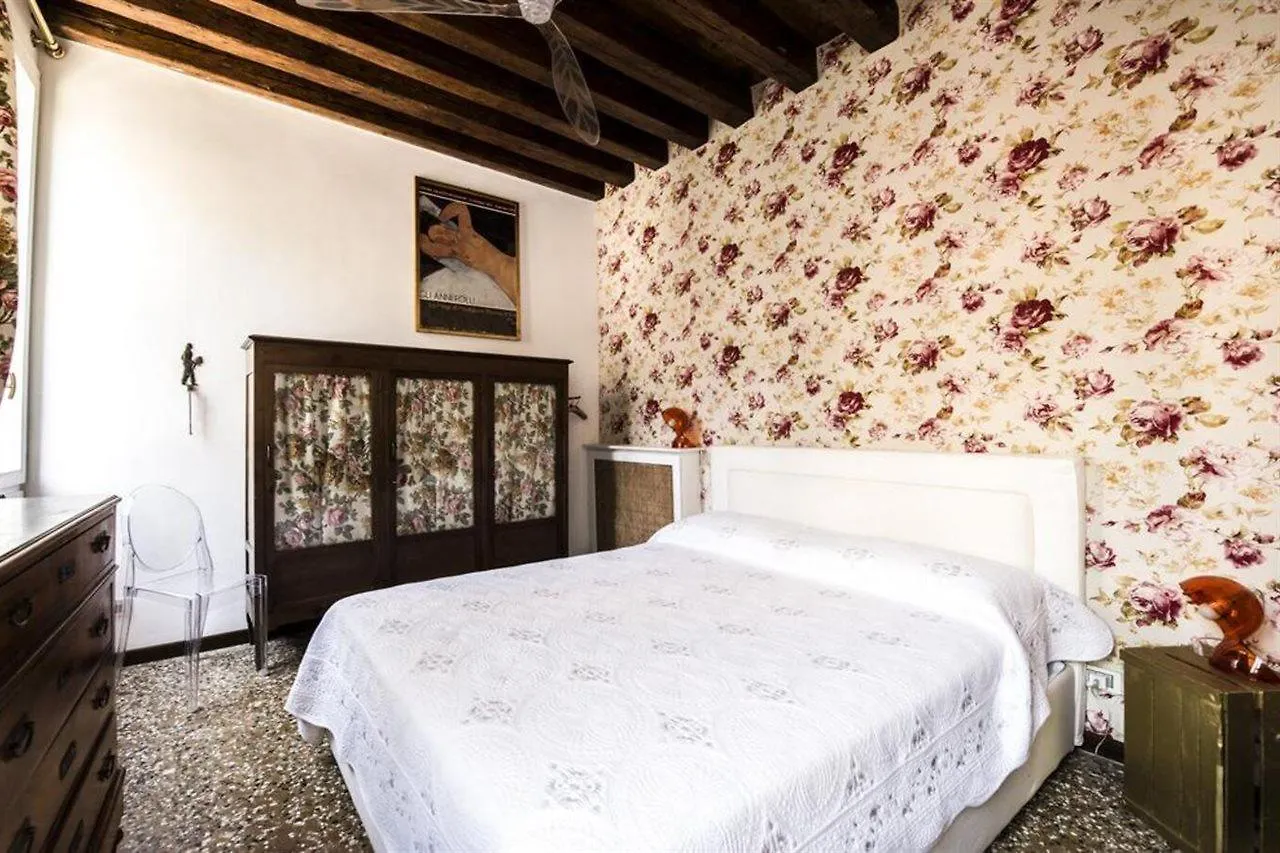 Venice Giardini Biennale Apartment Italien
