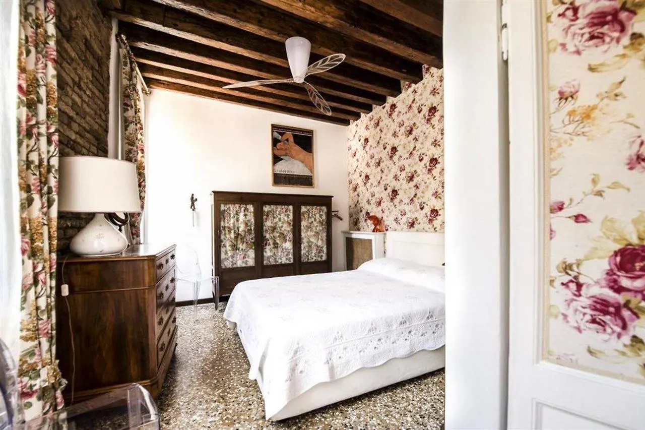 Venice Giardini Biennale Apartment 0*,  Italien